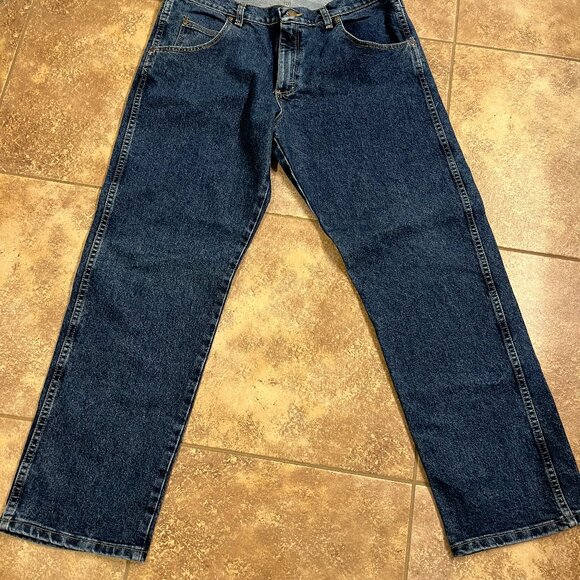 Wrangler Rugged Wear Straight Fit Jeans 34 x 30 - Picture 2 of 3